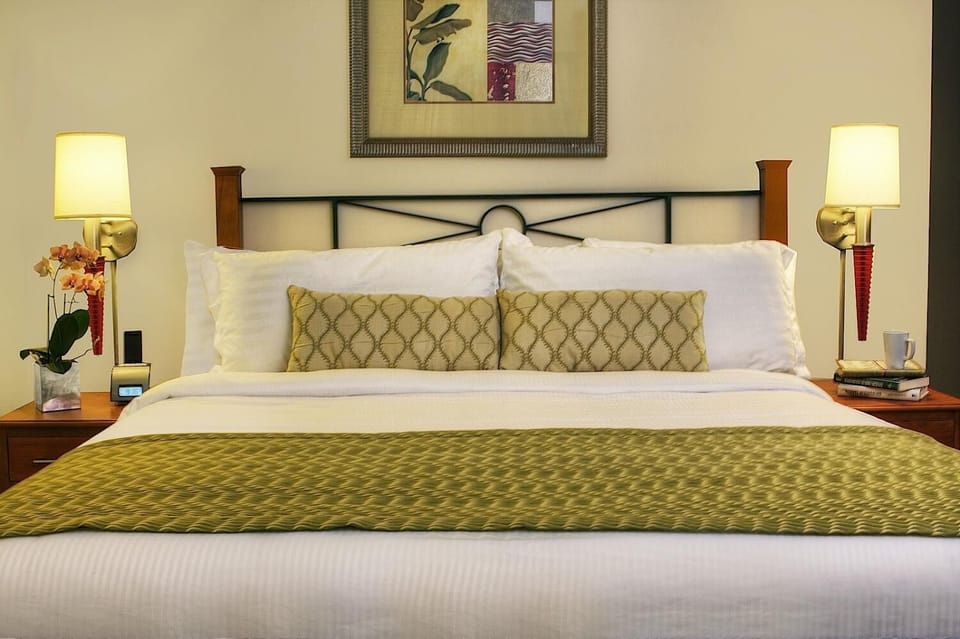 Desk, rollaway beds, free WiFi