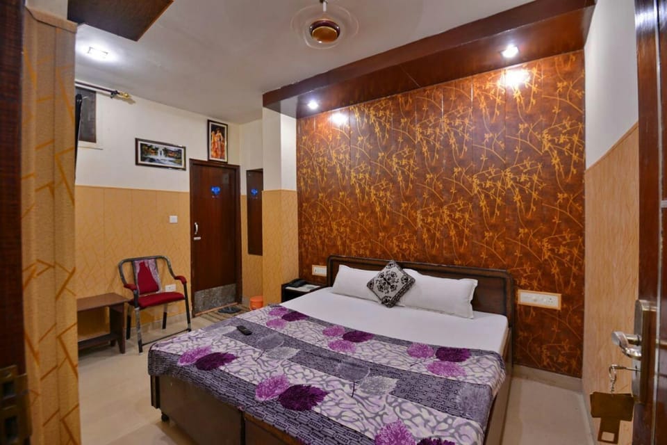 Deluxe Room, 1 Double Bed, Private Bathroom | Desk, rollaway beds, free WiFi