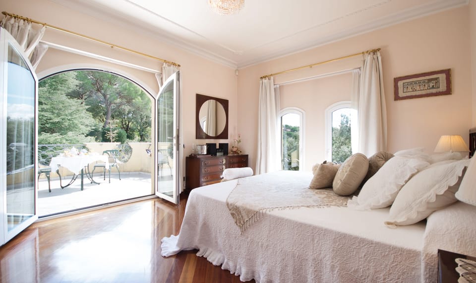 Superior Double Room | Premium bedding, in-room safe, desk, blackout drapes