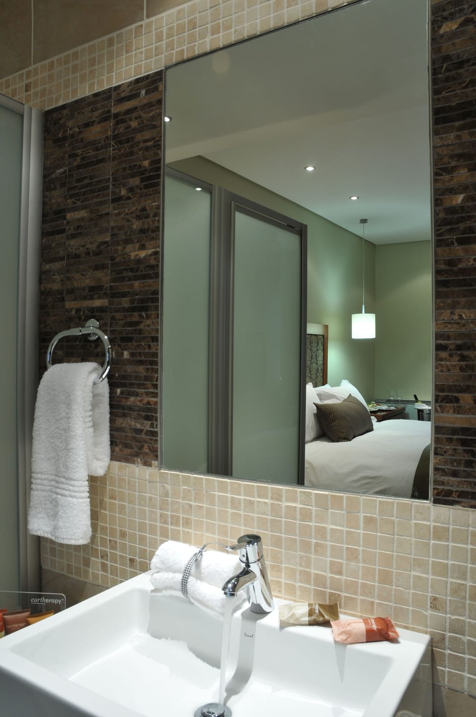 Room, 1 King Bed | Bathroom | Rainfall showerhead, hair dryer, towels