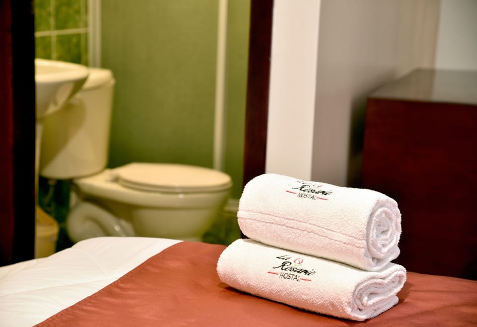 Economy Double Room | Bathroom | Towels, soap, shampoo, toilet paper