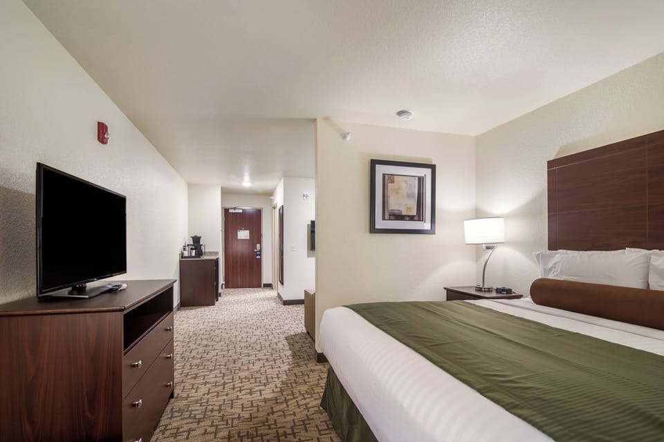 Premium bedding, down comforters, pillowtop beds, in-room safe