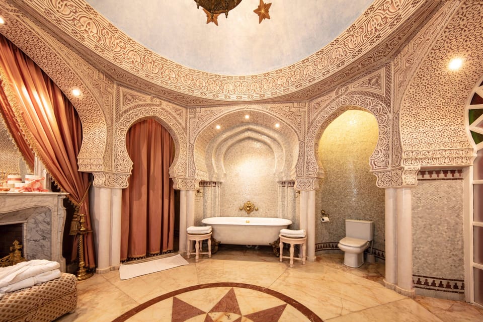 Royal Suite | Bathroom | Eco-friendly toiletries, hair dryer, slippers, towels