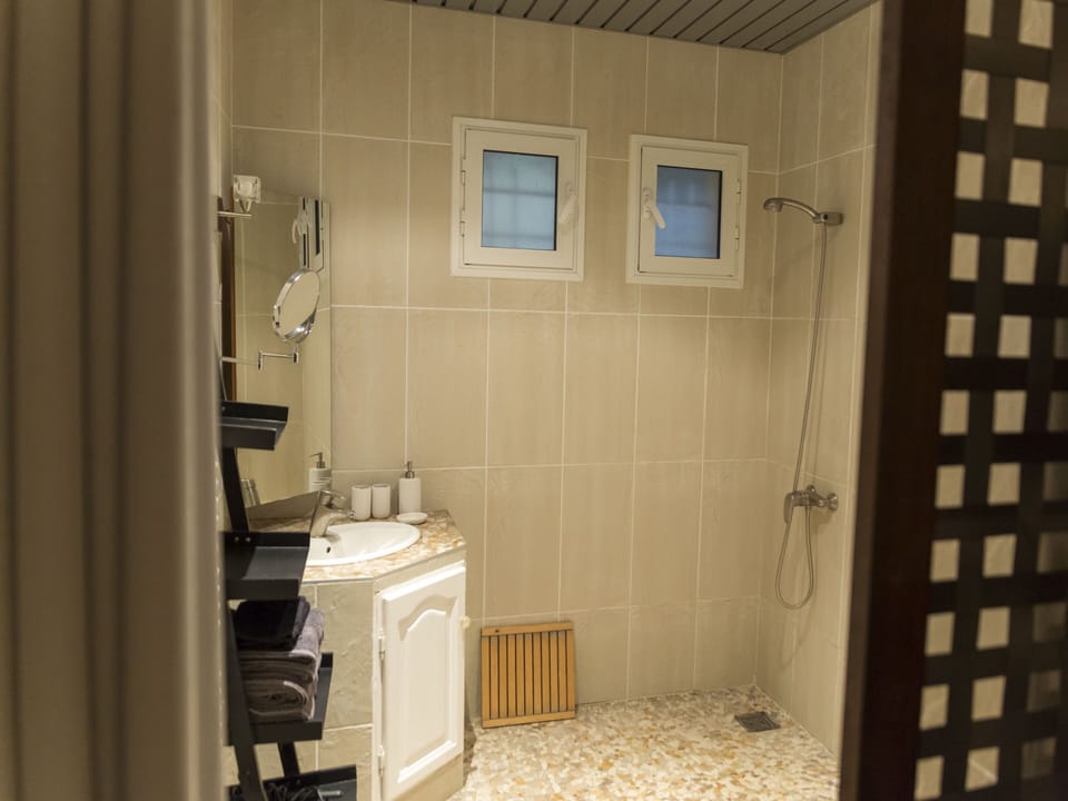 Superior Double Room, Ensuite, Garden View (Riberal) | Bathroom