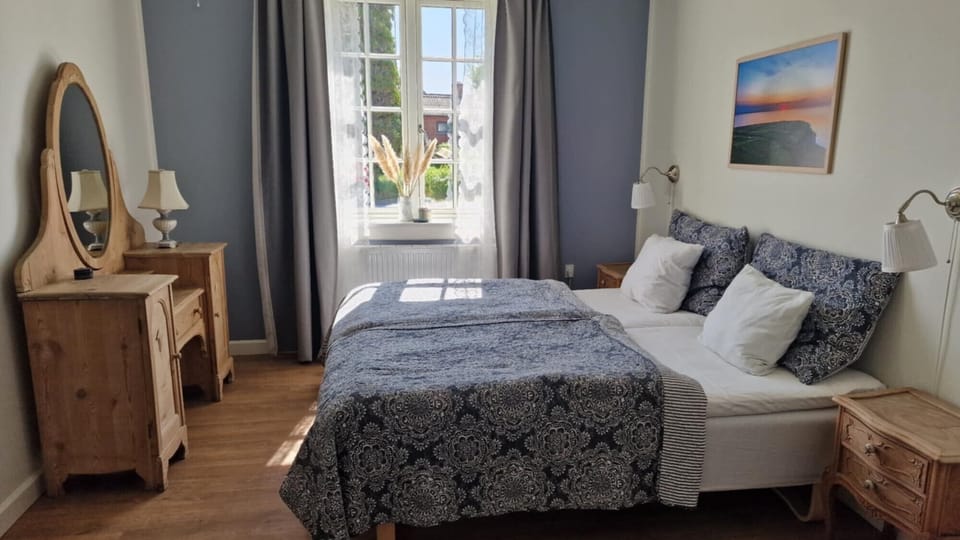 Standard Apartment, 2 Bedrooms | Hypo-allergenic bedding, free WiFi, bed sheets