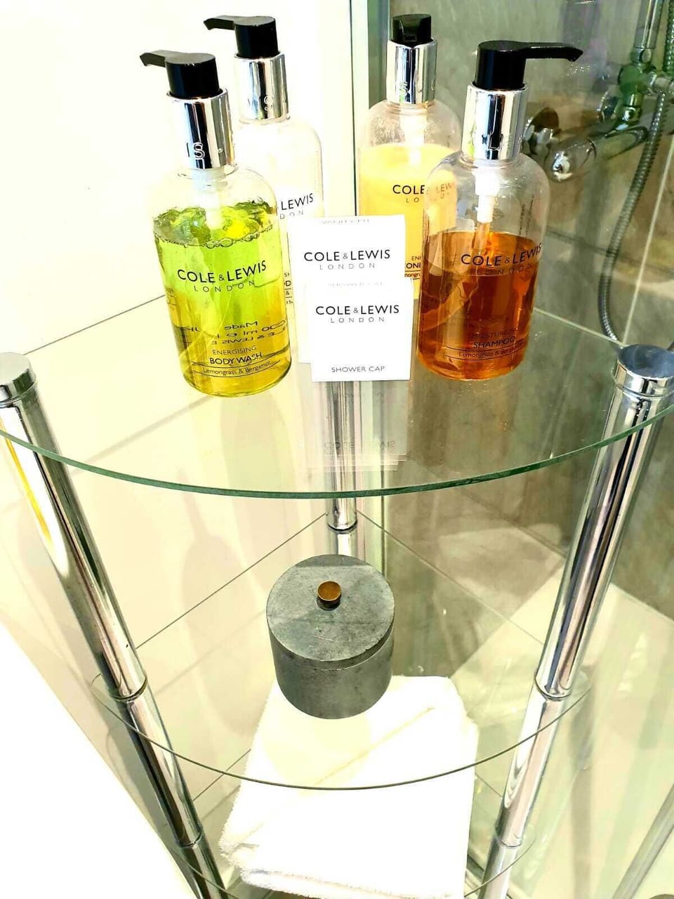 Deluxe Triple Room, Multiple Beds, Garden View | Bathroom amenities | Shower, free toiletries, towels