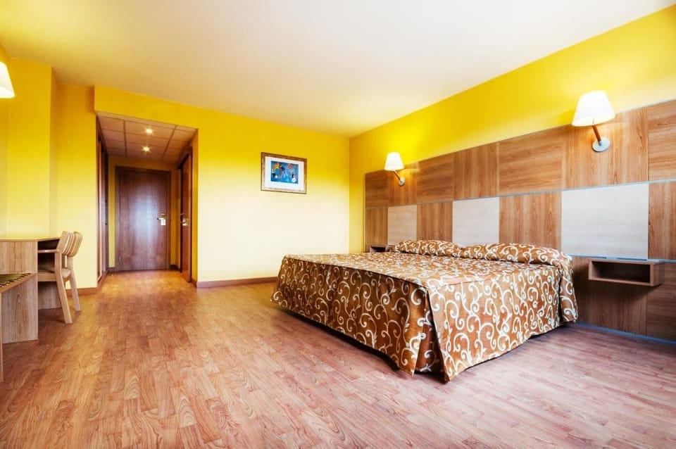 Double Room | Free WiFi