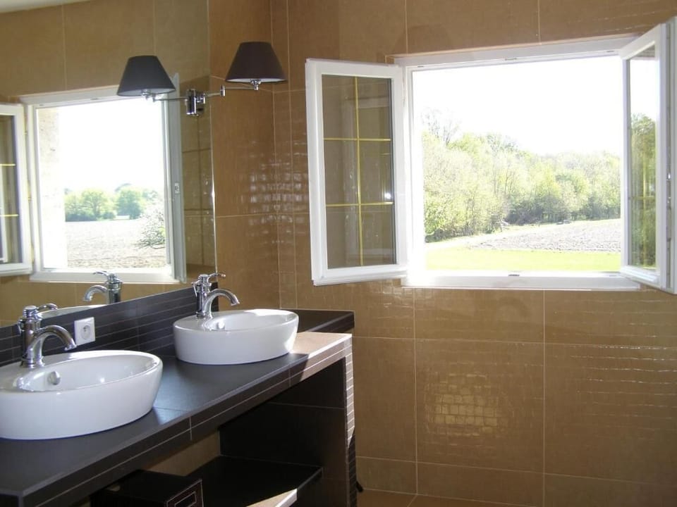 Shower, free toiletries, hair dryer, bathrobes