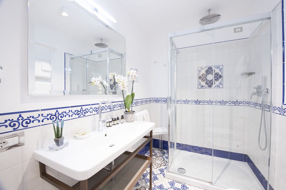 Standard Room, 1 Bedroom, Annex Building | Bathroom | Rainfall showerhead, free toiletries, hair dryer, slippers