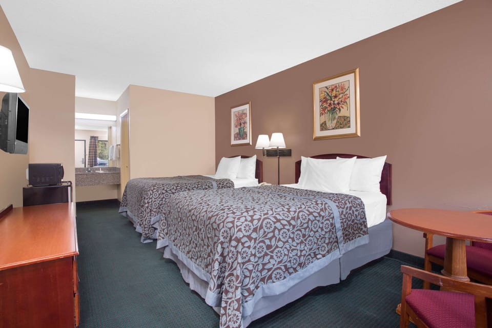 Double Room, 2 Double Beds | Desk, free cribs/infant beds, rollaway beds, free WiFi