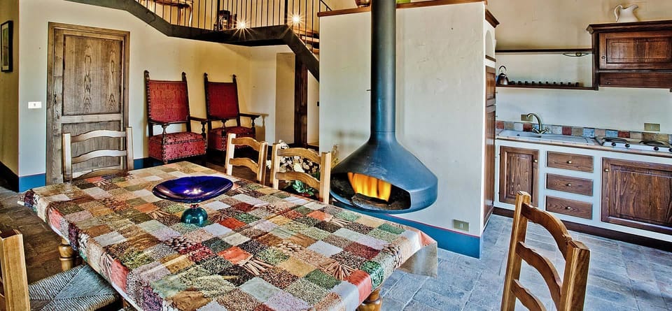 Apartment, 3 Bedrooms | Living room | Flat-screen TV, fireplace