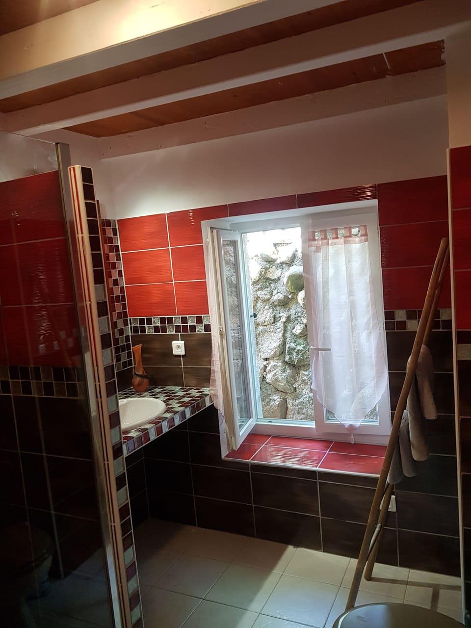 Double Room, Accessible, Non Smoking (Tragulina) | Bathroom sink