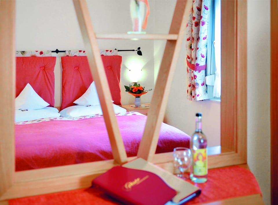Double Room | Hypo-allergenic bedding, in-room safe, desk, free cribs/infant beds