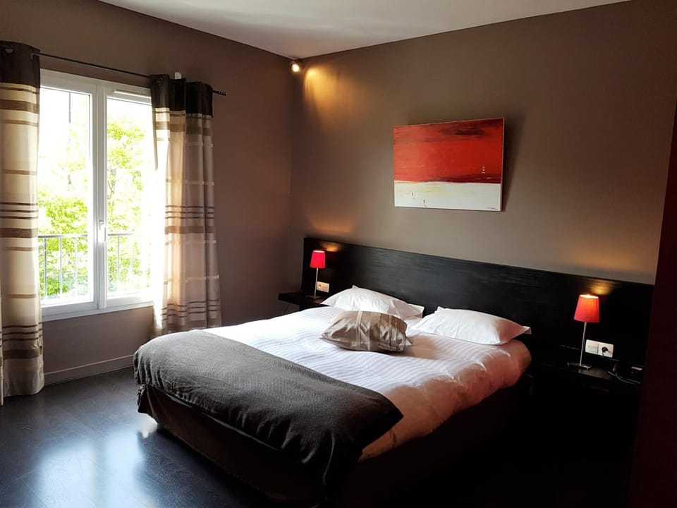 Desk, blackout drapes, soundproofing, rollaway beds