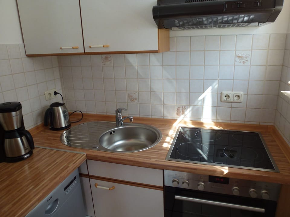 Apartment, Non Smoking (incl. final cleaning fee) | Desk, blackout drapes, soundproofing, iron/ironing board (on request)