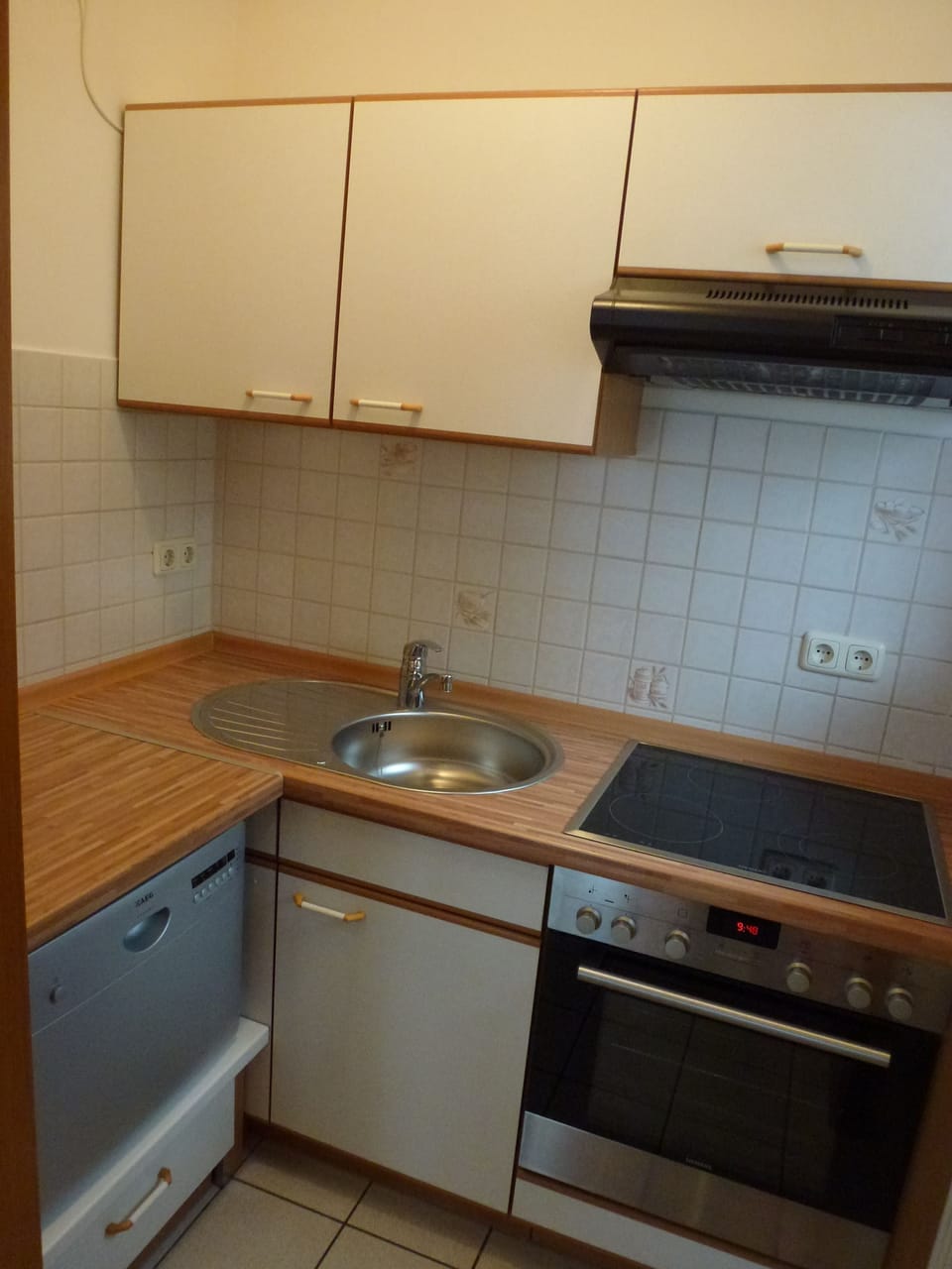 Apartment, Non Smoking (incl. final cleaning fee) | Private kitchen | Fridge, microwave, oven, stovetop