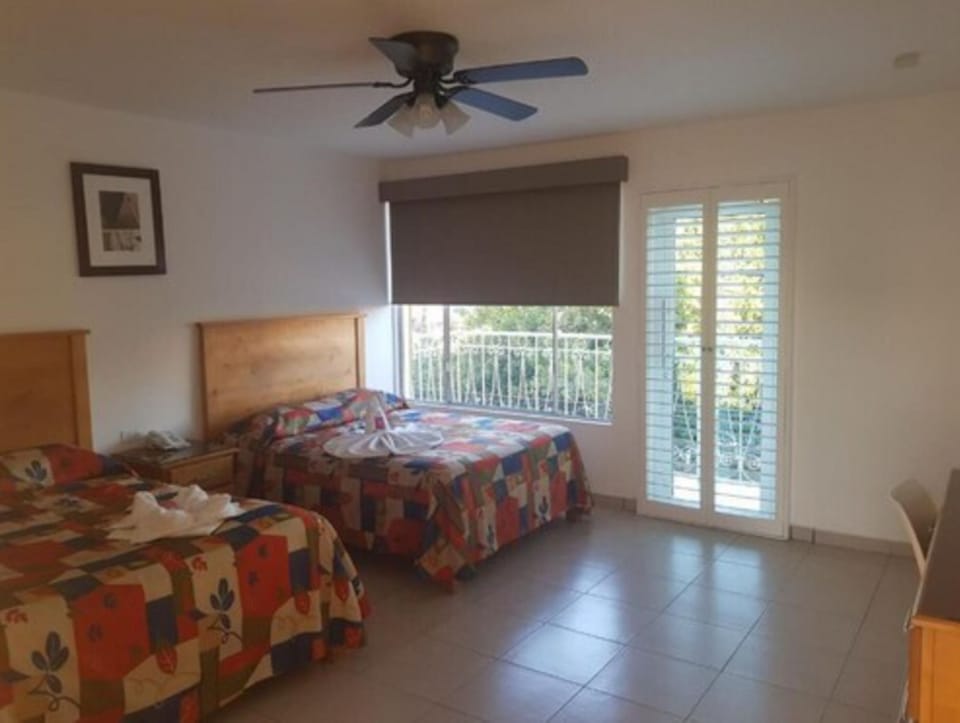 Double Room, 2 Double Beds | Desk, iron/ironing board, free WiFi