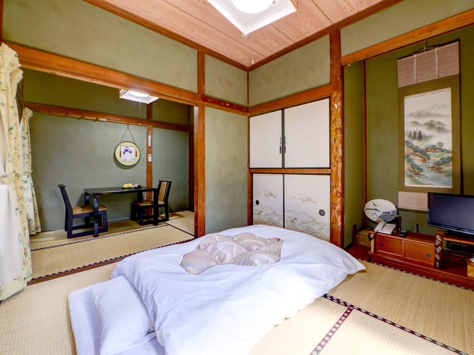 Standard Room | Desk, free WiFi, bed sheets