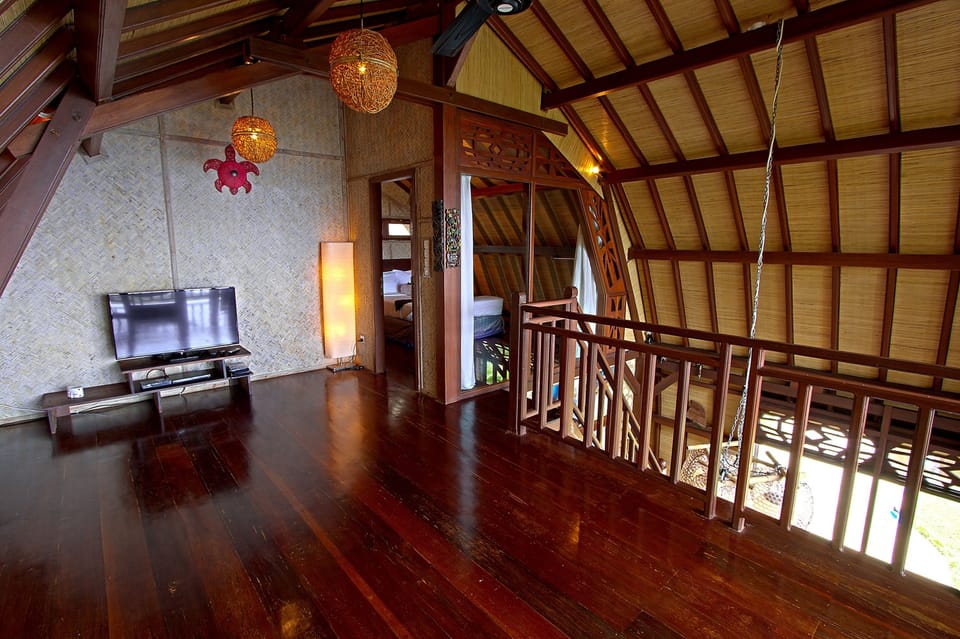 Villa Umbrella Bed and Breakfast in Batu Layar