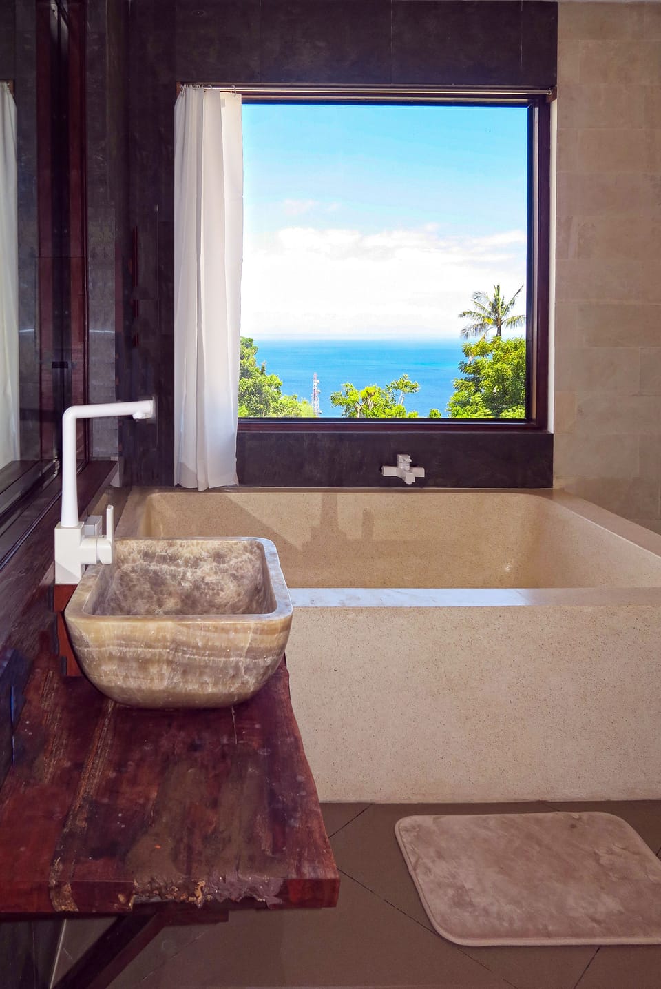 Grand Apartment, 2 Bedrooms, Ocean View | Bathroom | Free toiletries, hair dryer, slippers, bidet