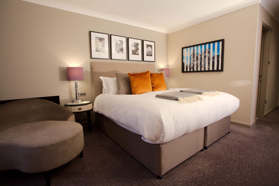 2 bedrooms, in-room safe, individually decorated, individually furnished