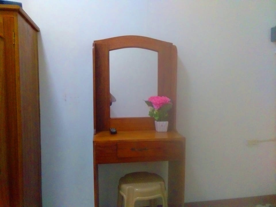 Budget Double Room | Desk, iron/ironing board (on request), WiFi (free), bed sheets