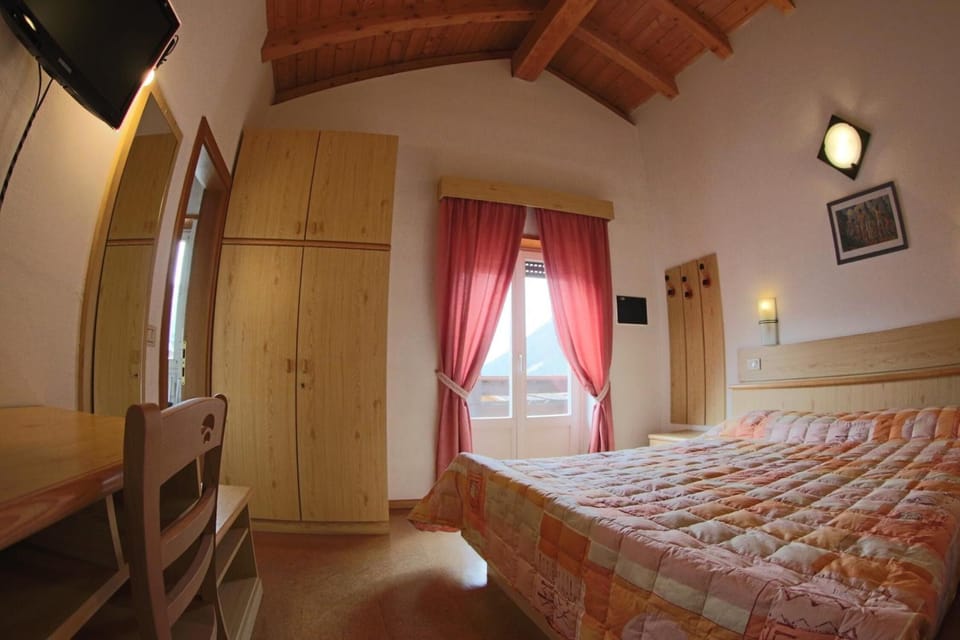 In-room safe, free WiFi