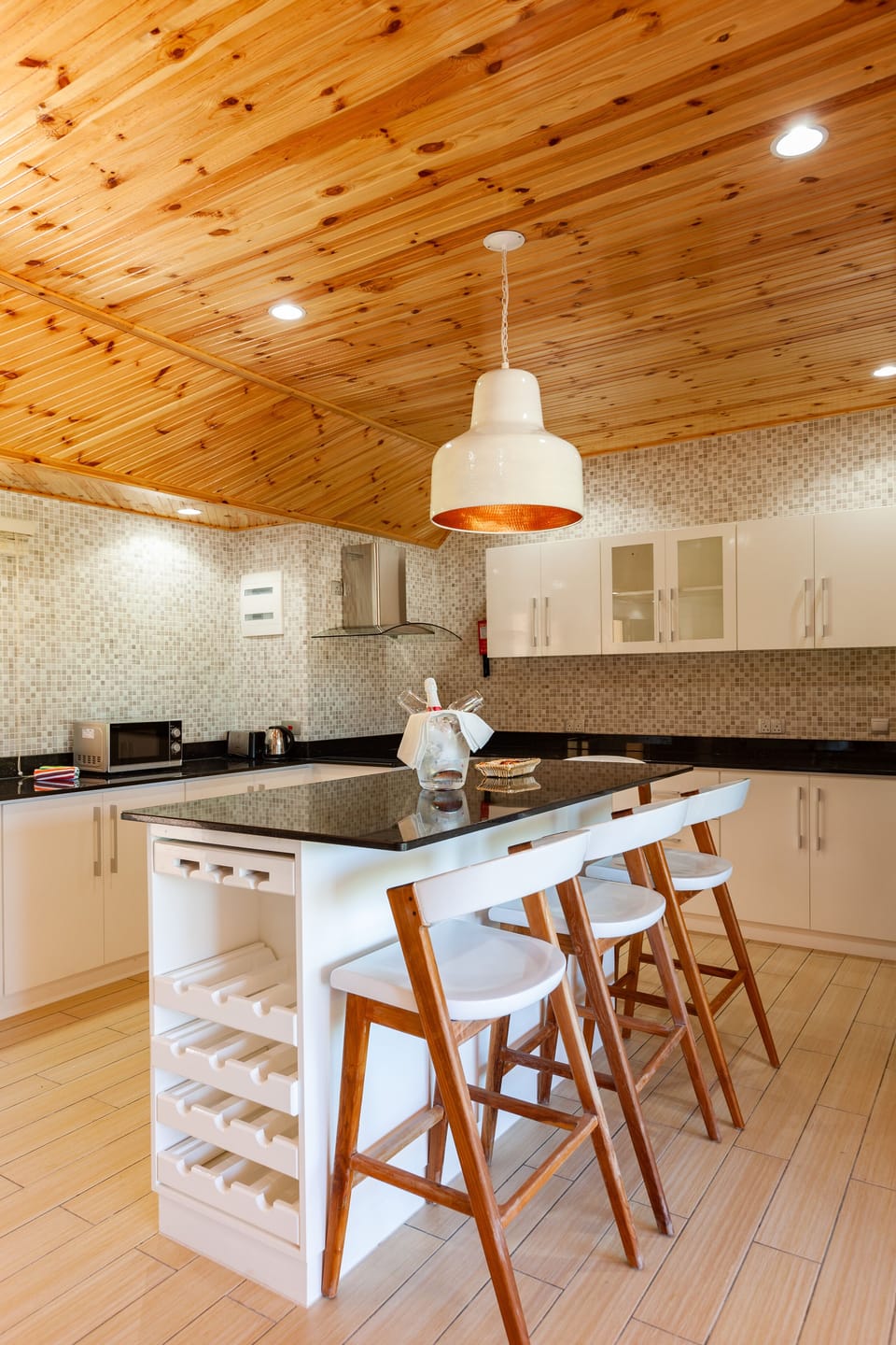 Luxury Penthouse | Private kitchenette | Coffee/tea maker, fridge, microwave, oven
