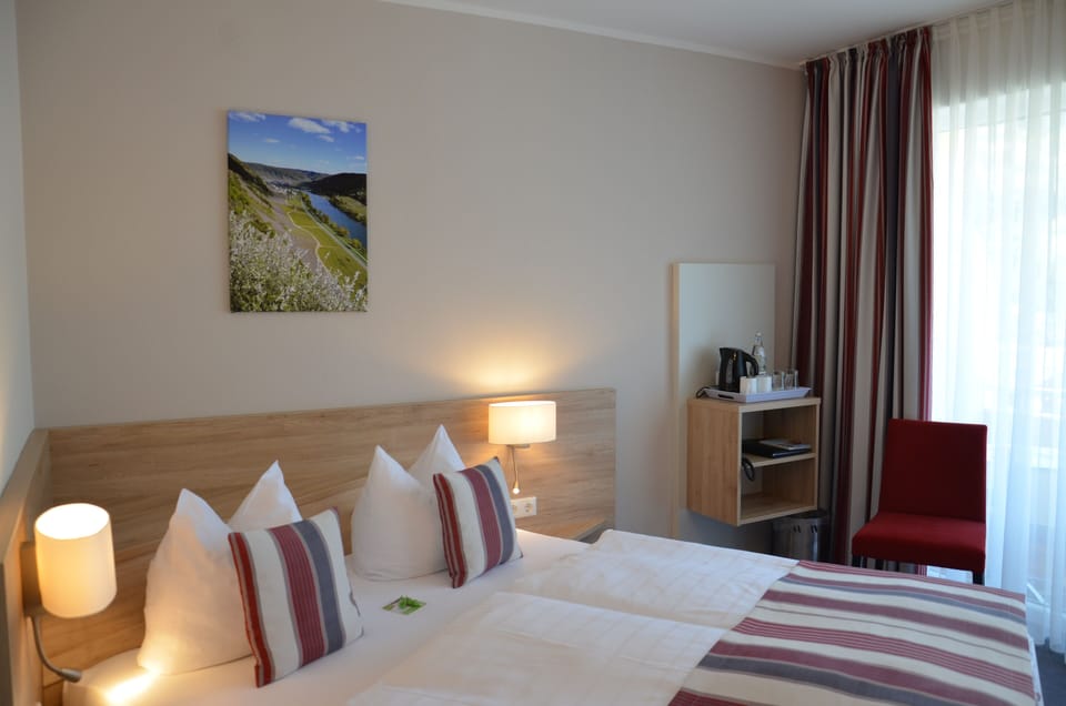Double Room, Balcony (Castle View) | In-room safe, desk, free WiFi, bed sheets