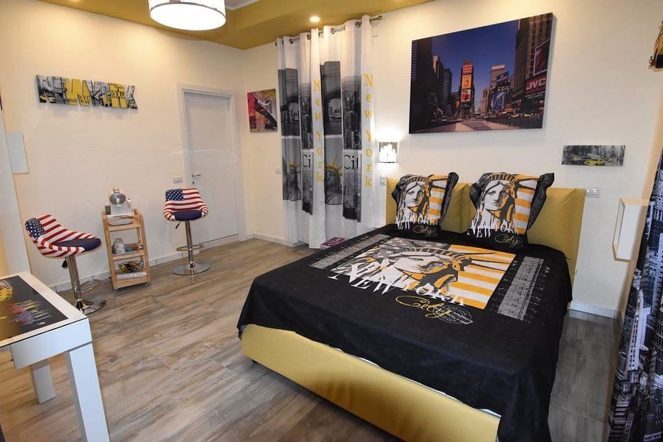 Business Room, 1 Bedroom | Soundproofing, WiFi (free), bed sheets