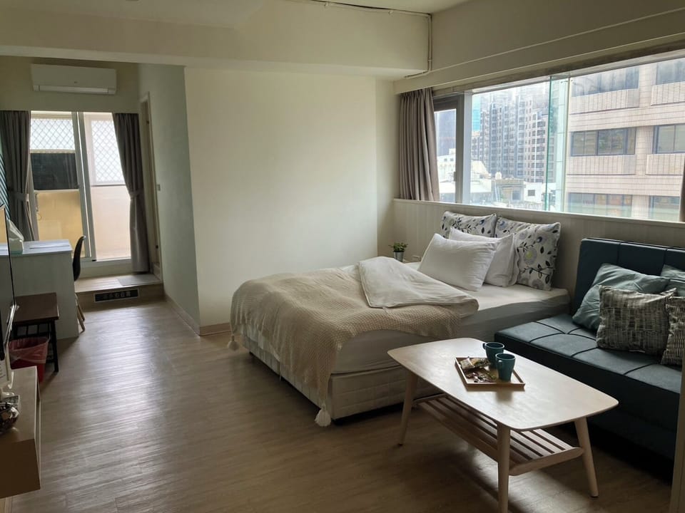 Superior Double Room | Desk, blackout drapes, soundproofing, free WiFi