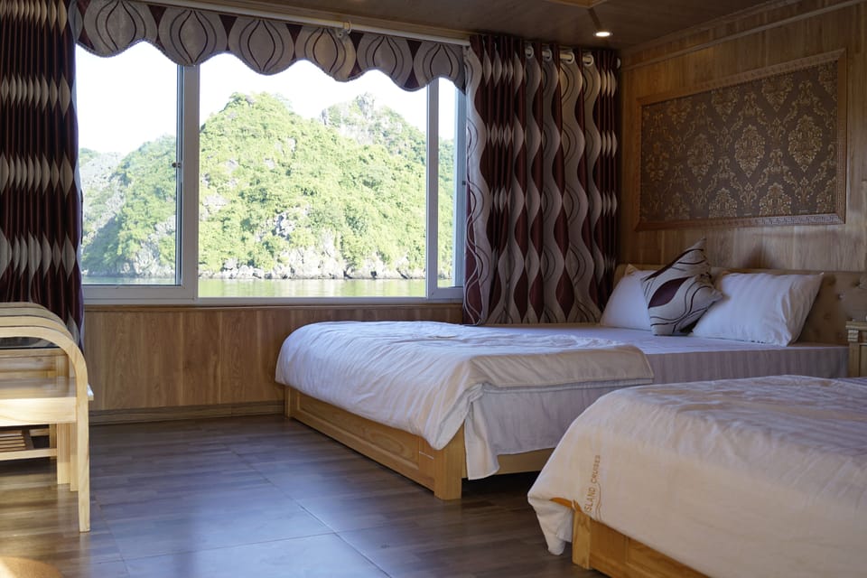 Deluxe Room, Sea View | Desk, blackout drapes
