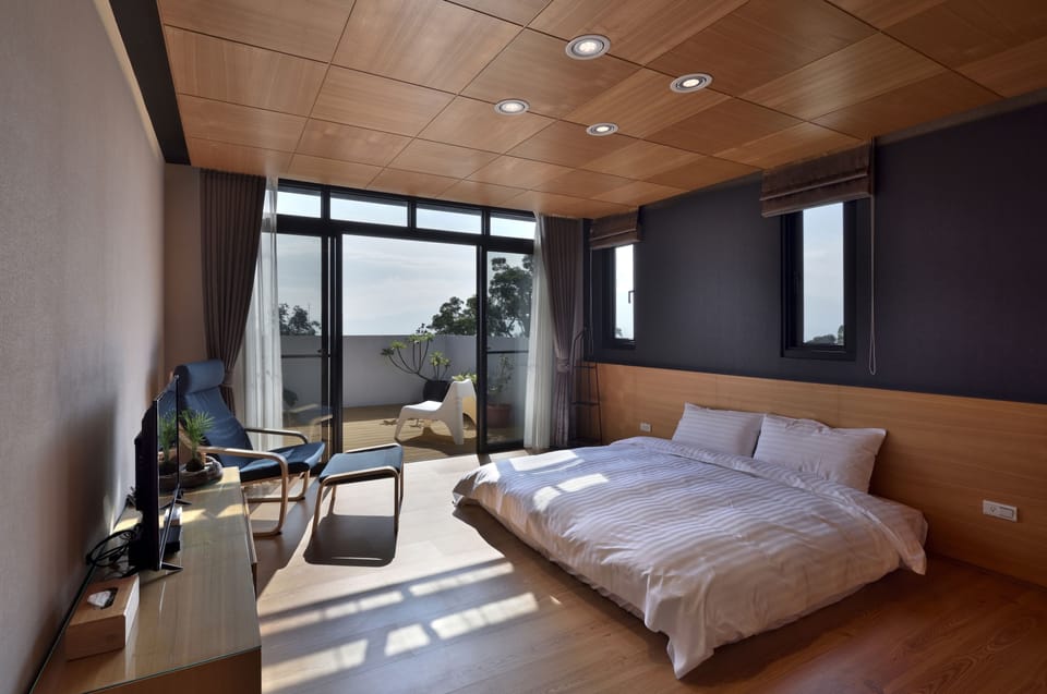 Family Quadruple Room | Minibar, desk, soundproofing, free WiFi