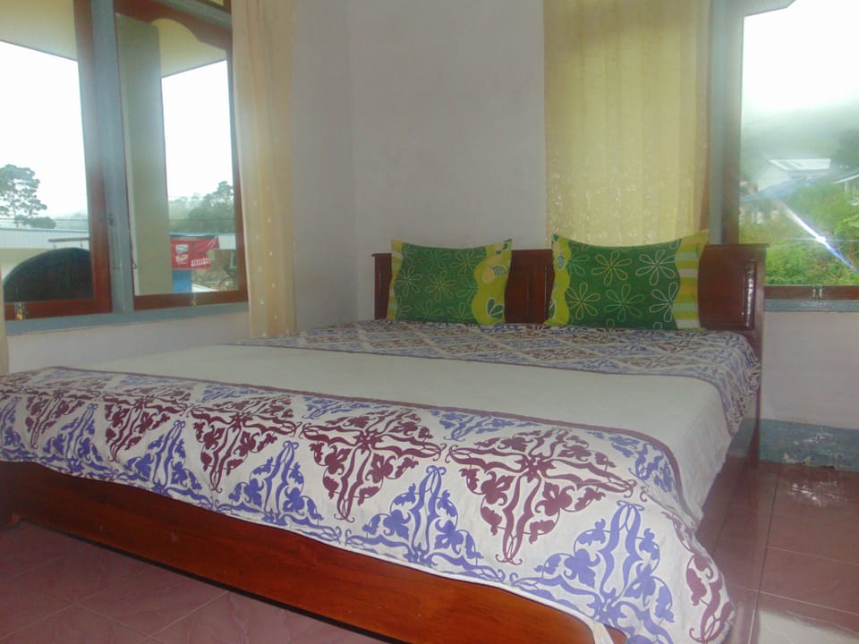 Superior Room | Desk, soundproofing, bed sheets