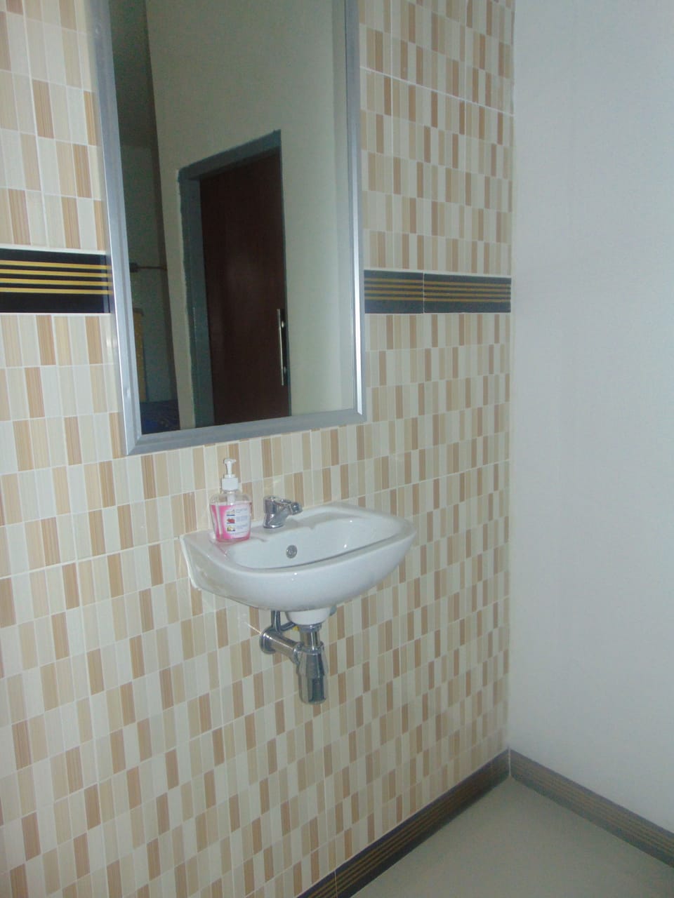 Bathroom sink