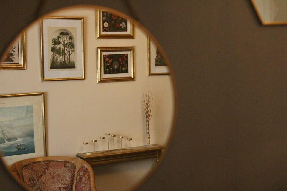 Flat-screen TV, offices