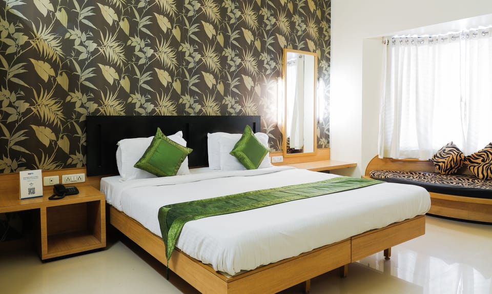 Standard Room | Desk, iron/ironing board, rollaway beds, free WiFi