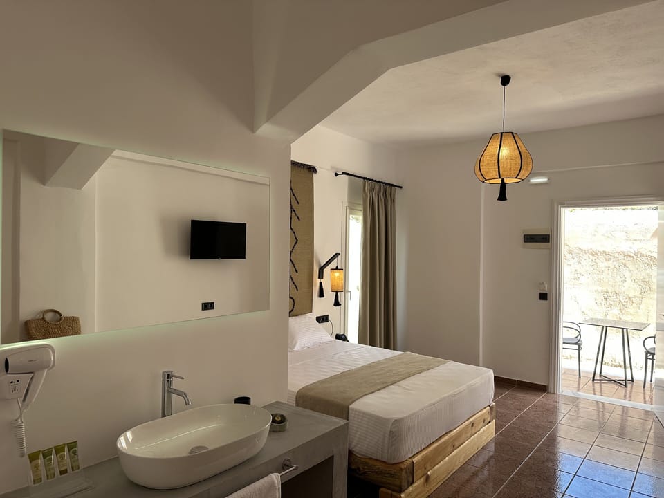 Deluxe Triple Room, Annex Building | In-room safe, individually furnished, desk, free WiFi