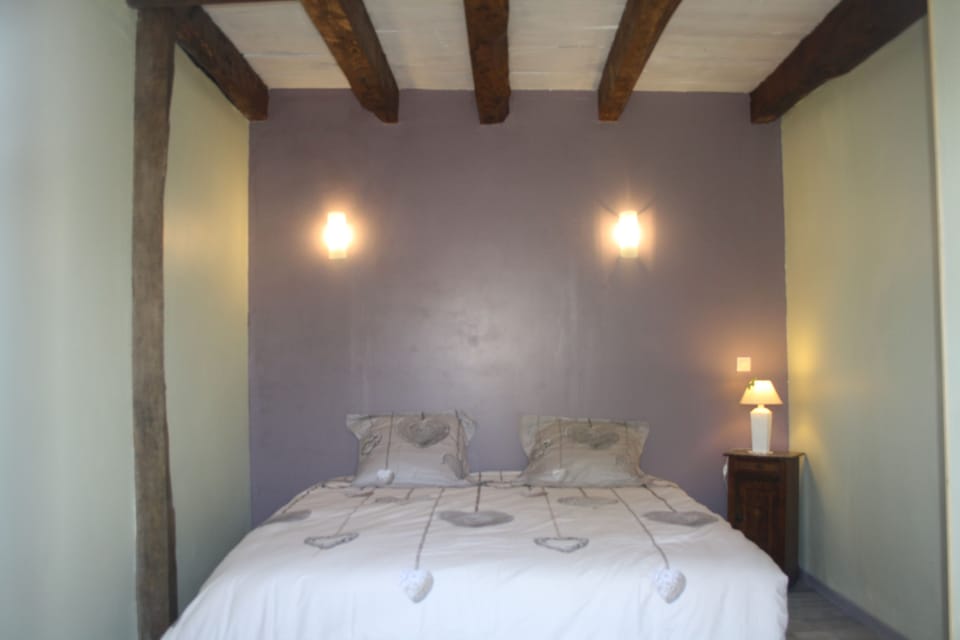 Quadruple Room (Pausadissa) | Premium bedding, blackout drapes, soundproofing, free cribs/infant beds