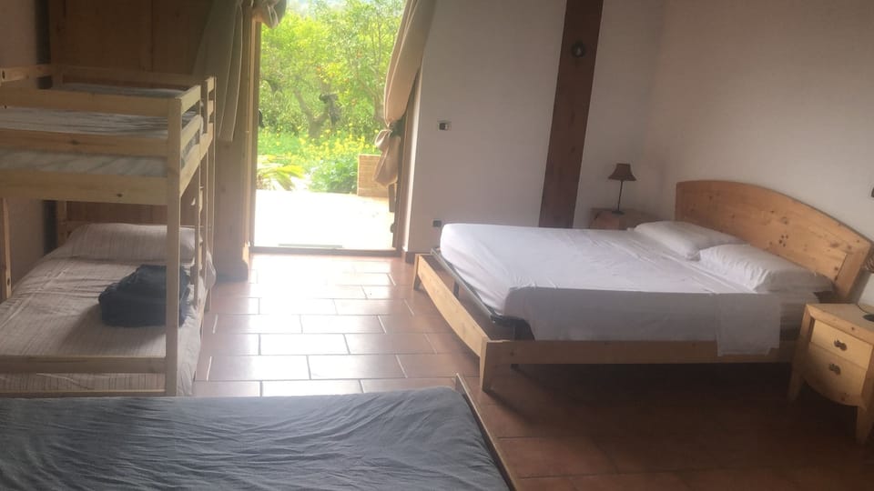 Family Studio, Multiple Beds, Non Smoking, Kitchenette | Bed sheets
