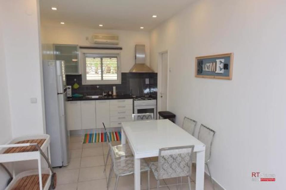 Villa, Pool View | Private kitchenette | Fridge, microwave, oven, stovetop
