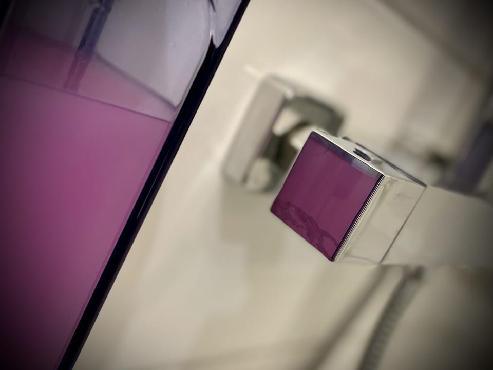 Standard Room, 1 Bedroom | Bathroom | Shower, hair dryer, towels