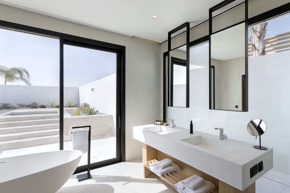 Premium Suite (Swim up) | Bathroom | Hair dryer, bathrobes, slippers, towels