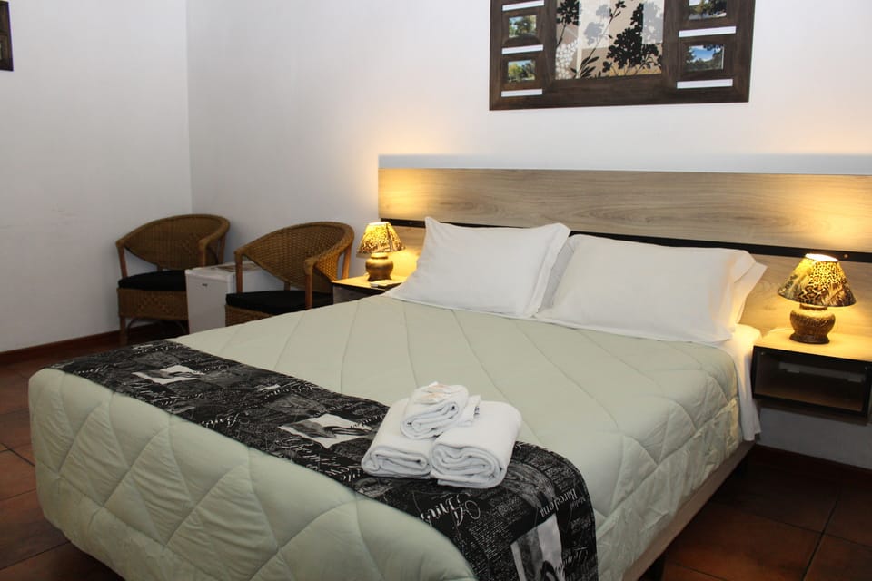 Deluxe Double Room | Iron/ironing board, free WiFi, bed sheets