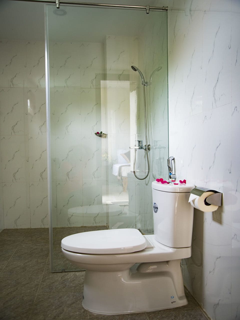 Deluxe Double or Twin Room, Balcony, Garden View | 5 bedrooms, pillowtop beds, minibar, desk