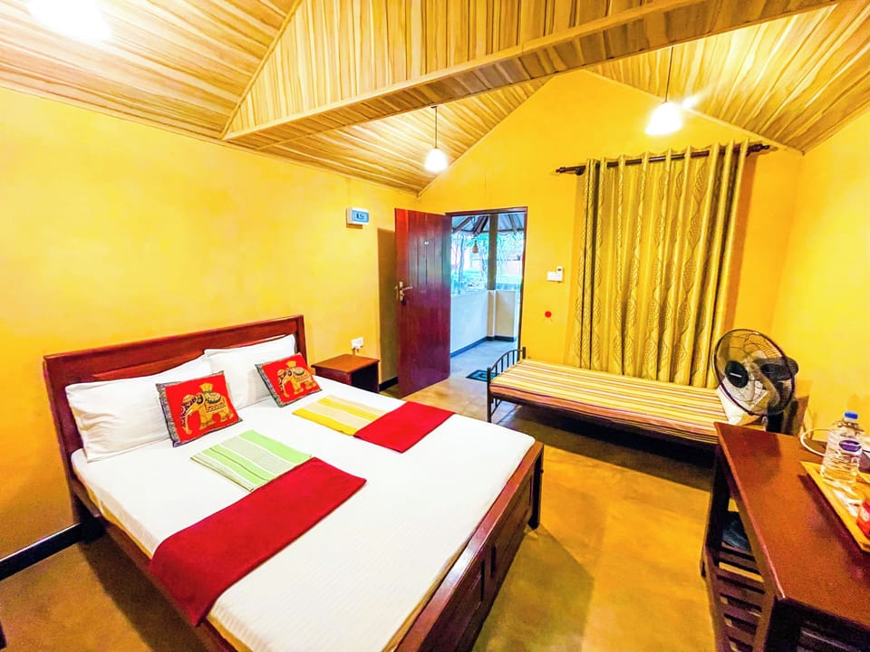 3 bedrooms, blackout drapes, rollaway beds, free WiFi