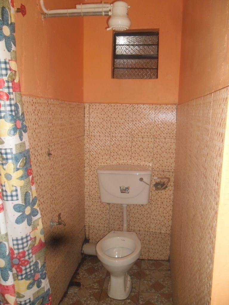Desk, free WiFi