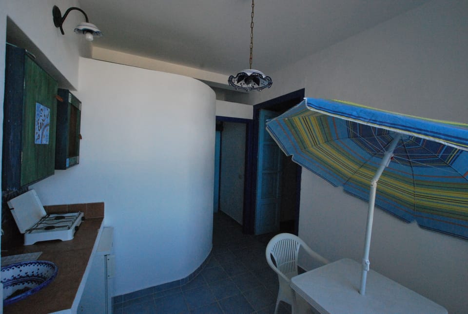 Apartment, 1 Bedroom | Private kitchenette | Fridge, stovetop, cookware/dishes/utensils