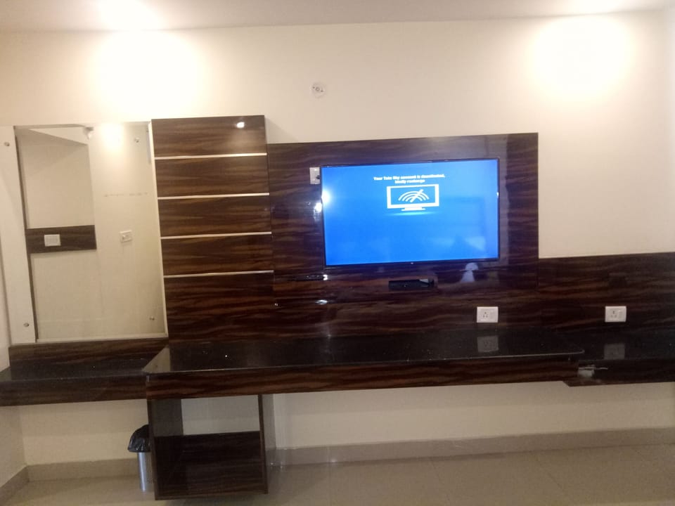 Premium Room | Rollaway beds (surcharge), WiFi (free)
