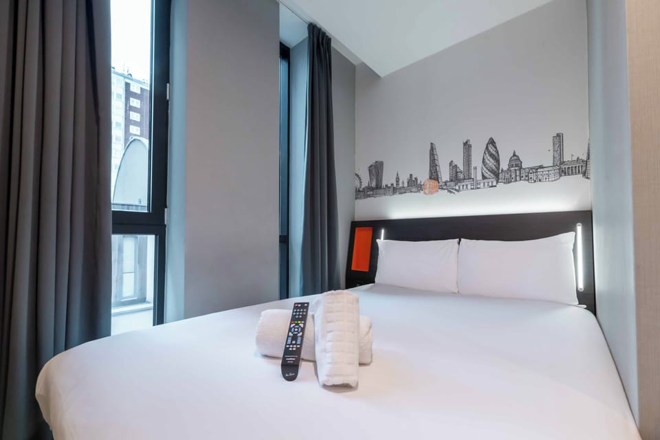 Standard Double Room, 1 Double Bed | Soundproofing, iron/ironing board, free WiFi, bed sheets